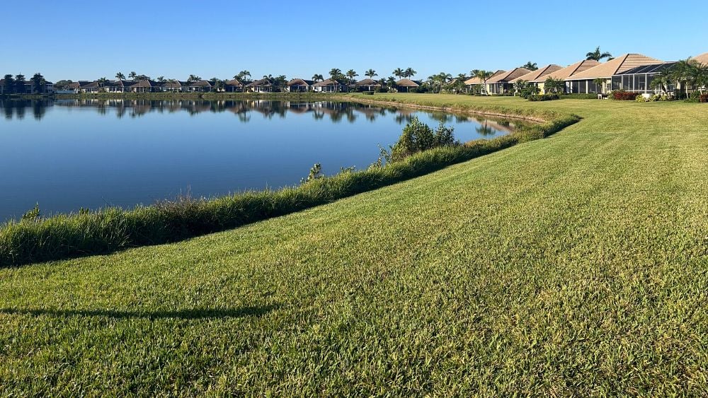 Lake with nanobubble technology